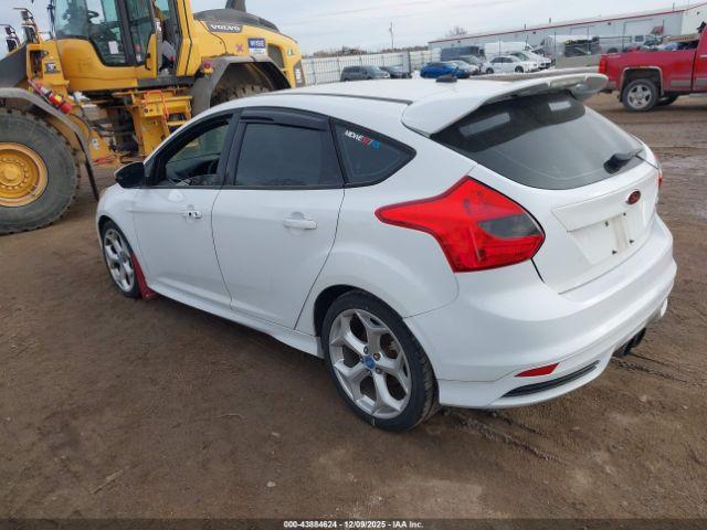 Ford Focus St Image 16