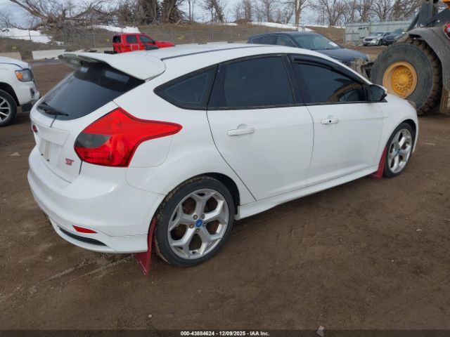Ford Focus St Image 9