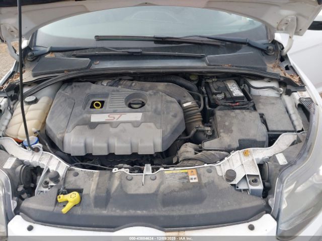 Ford Focus St Image 14