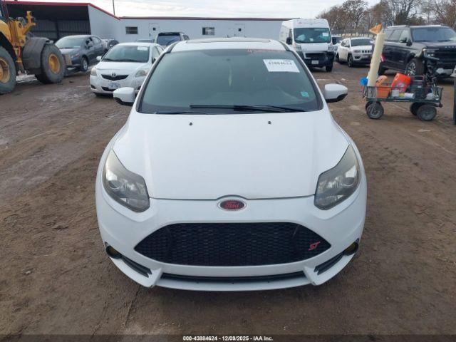 Ford Focus St Image 7