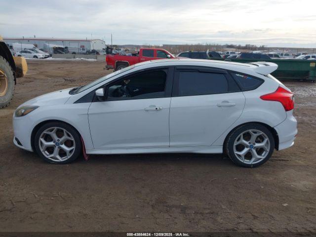 Ford Focus St Image 6