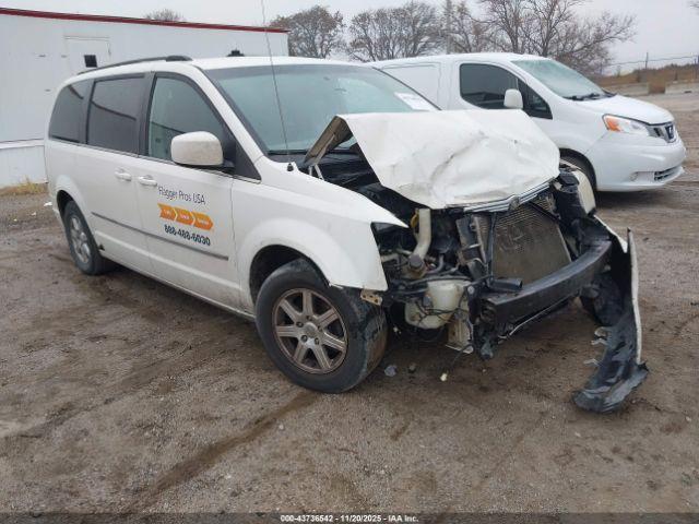  Salvage Chrysler Town & Country