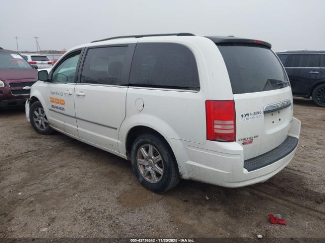 Chrysler Town & Country Touring Image 3
