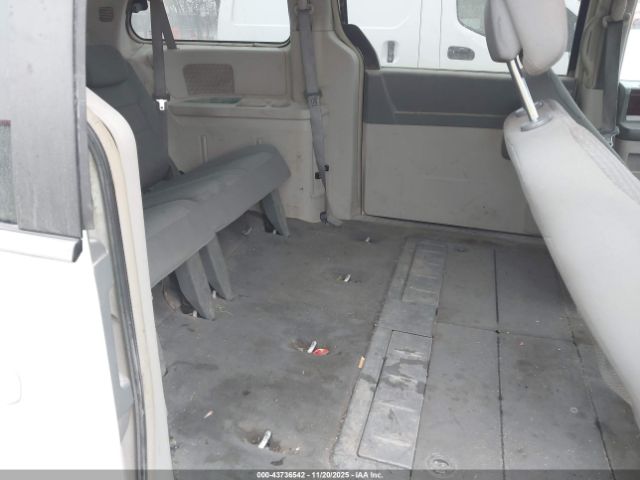 Chrysler Town & Country Touring Image 10