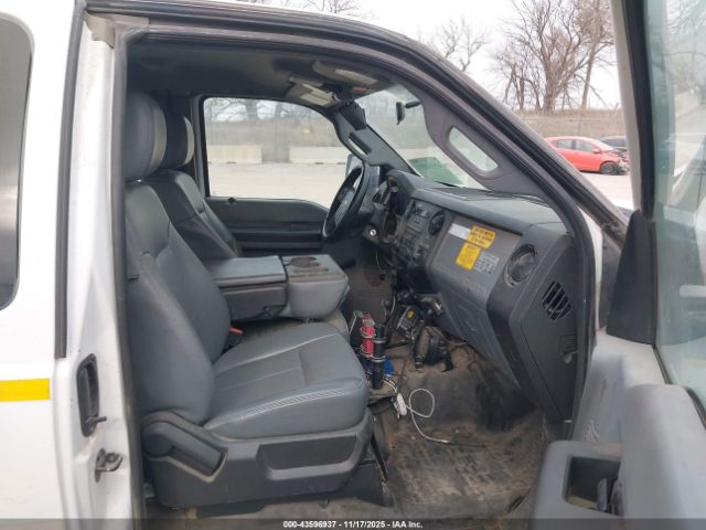 Ford F-250 Xl Image 4