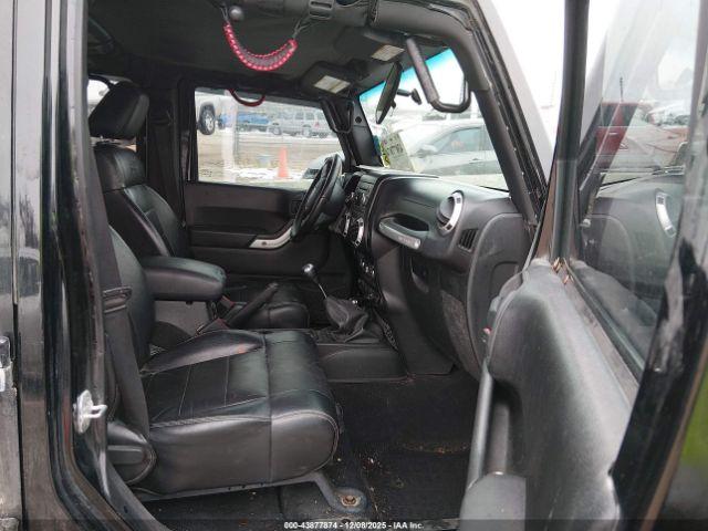 Jeep Wrangler Sahara Image 6