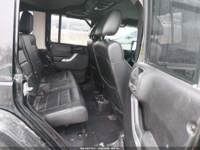 Jeep Wrangler Sahara Image 7