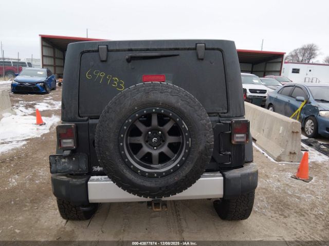 Jeep Wrangler Sahara Image 13