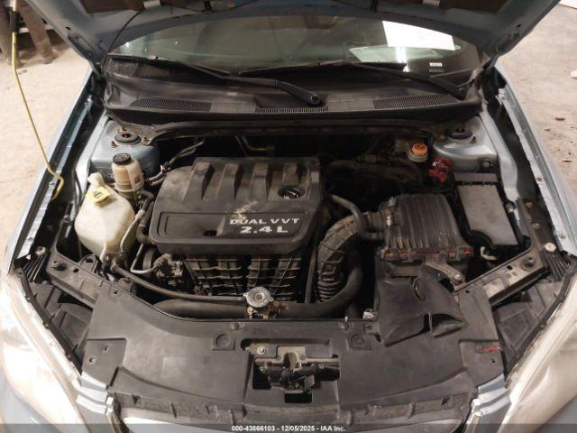 Chrysler 200 Touring Image 10