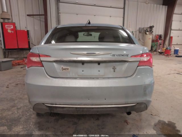 Chrysler 200 Touring Image 5