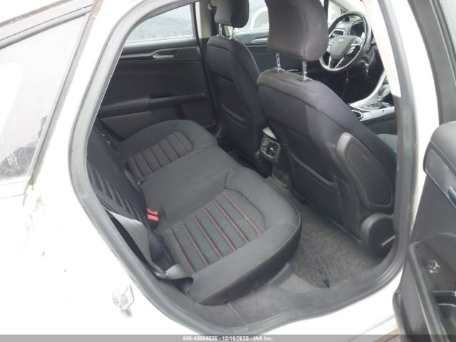 Ford Fusion Se Image 8