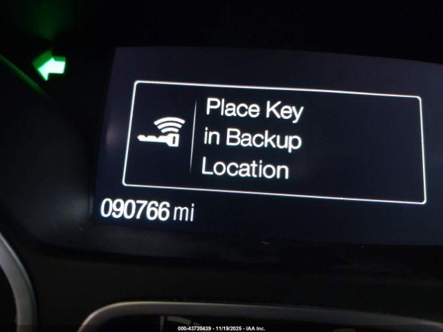 Ford Escape Titanium Image 13