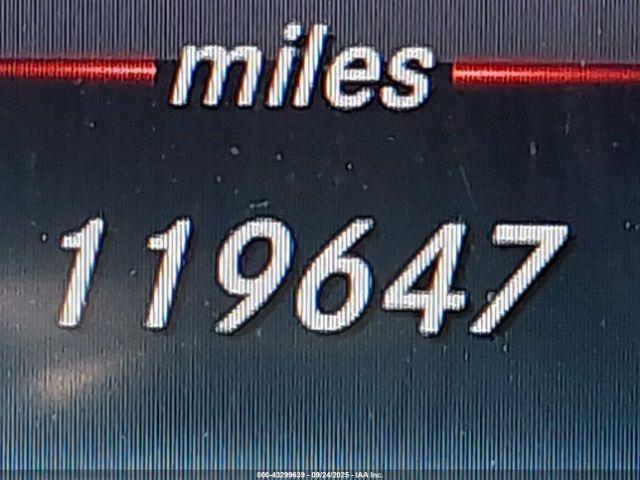 Mercedes-Benz C-Class Image 4