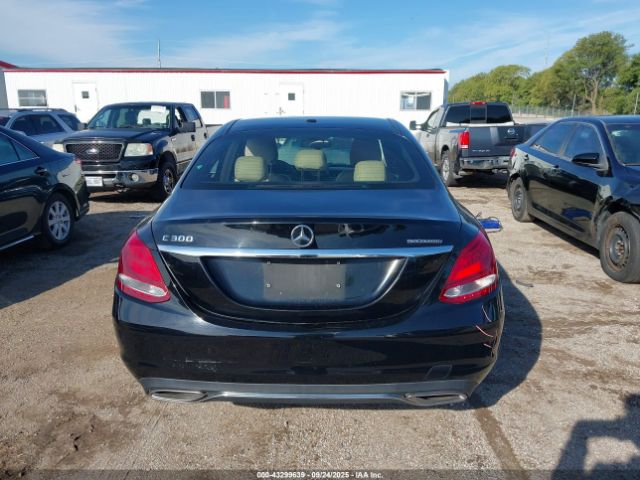 Mercedes-Benz C-Class Image 3