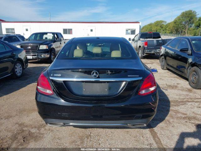 Mercedes-Benz C-Class Image 3