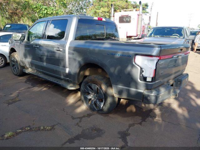 Ford F-150 Lariat Image 5