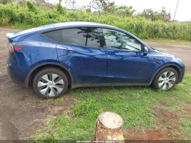 Tesla Model Y Image 10