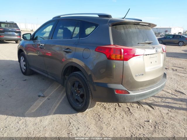 Toyota RAV4 Le Image 6