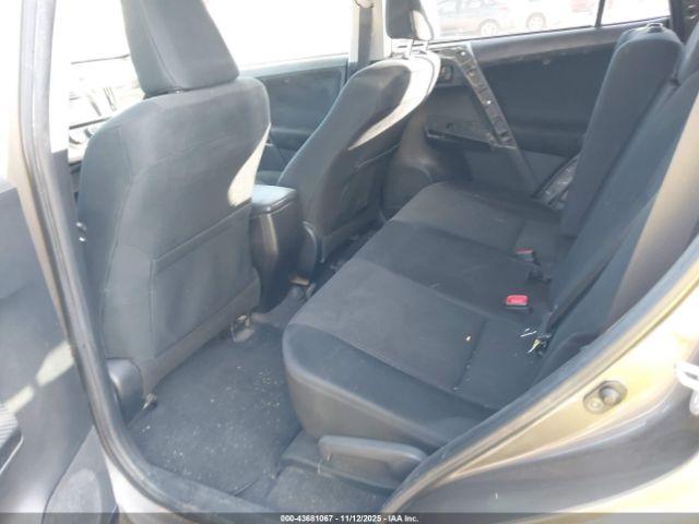 Toyota RAV4 Le Image 2