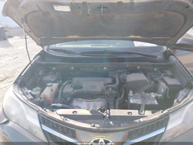 Toyota RAV4 Le Image 15