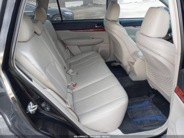 Subaru Outback 2.5i Limited Image 8