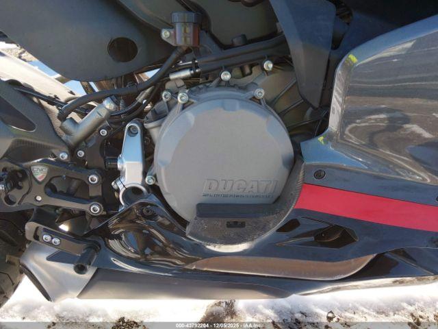 Ducati Superbike 959 Panigale Image 13