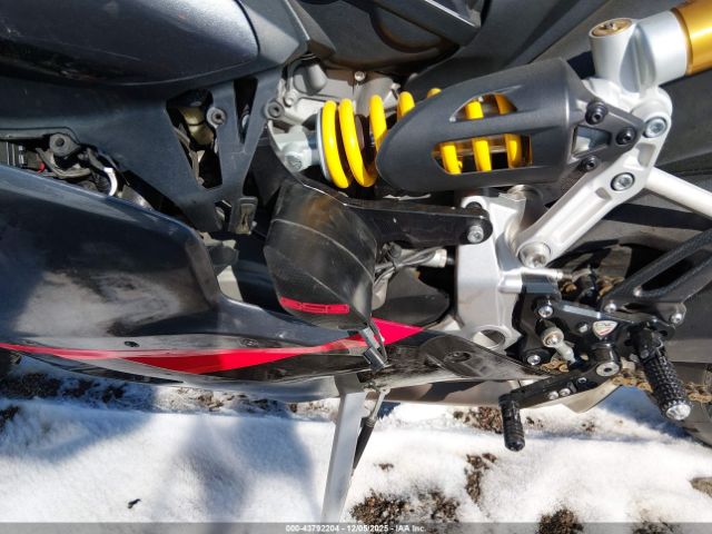 Ducati Superbike 959 Panigale Image 12