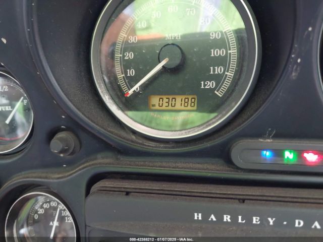 Harley-Davidson Flhtcu Ultra Classic Electra Gld Image 10