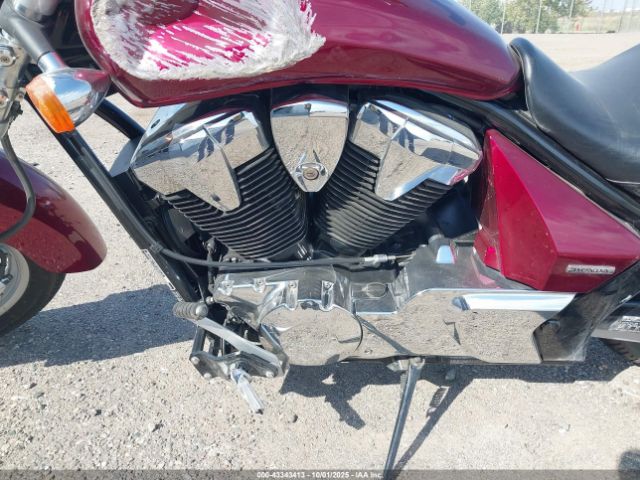 Honda Vt1300 Cr Image 3