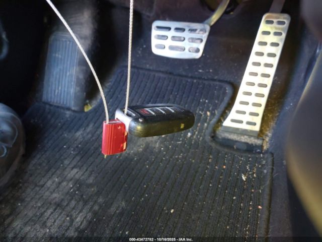 Hyundai VELOSTER Turbo Image 3